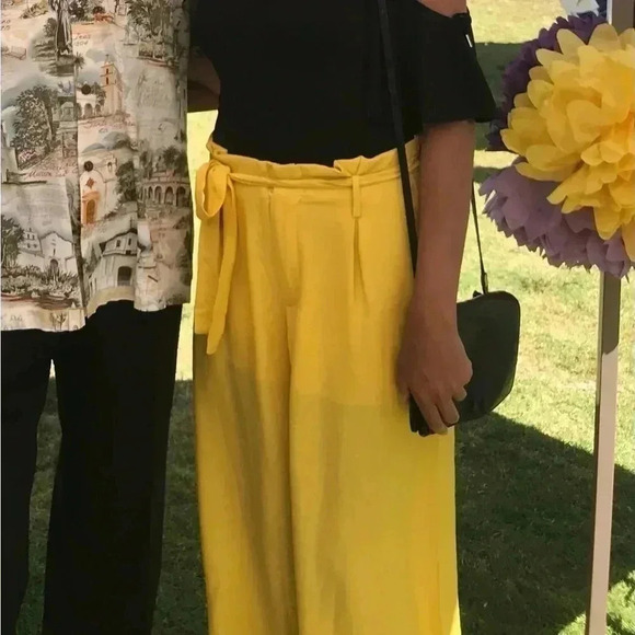 Wide Legs Pants - Picture 4 of 4